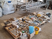 Assortiment hang en sluitwerk - afbeelding 1 van  29