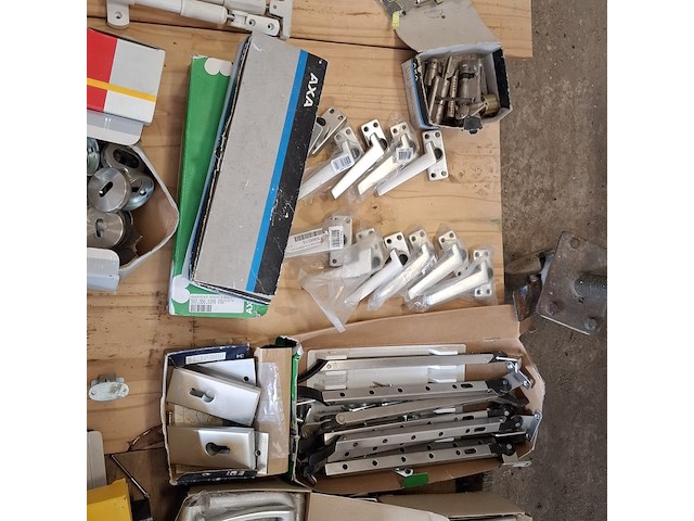 Assortiment hang en sluitwerk - afbeelding 13 van  29