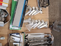 Assortiment hang en sluitwerk - afbeelding 13 van  29