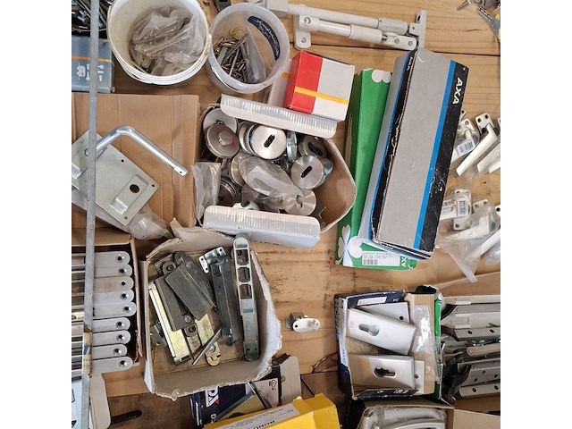 Assortiment hang en sluitwerk - afbeelding 14 van  29