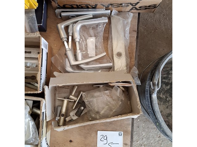 Assortiment hang en sluitwerk - afbeelding 18 van  29