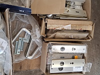 Assortiment hang en sluitwerk - afbeelding 22 van  29