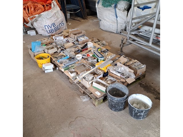 Assortiment hang en sluitwerk - afbeelding 12 van  29