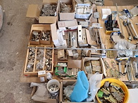 Assortiment hang en sluitwerk - afbeelding 23 van  29