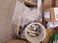 Assortiment hang en sluitwerk - afbeelding 26 van  29