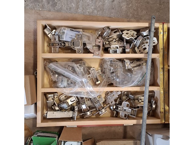 Assortiment hang en sluitwerk - afbeelding 27 van  29