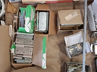 Assortiment hang en sluitwerk - afbeelding 28 van  29