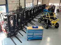 Assortiment heftrucks, gereedschappen, offroad & graafmachines