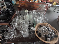 Assortiment horeca dessertschalen, kannen, en divers glaswerk - afbeelding 1 van  7