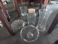 Assortiment horeca dessertschalen, kannen, en divers glaswerk - afbeelding 3 van  7