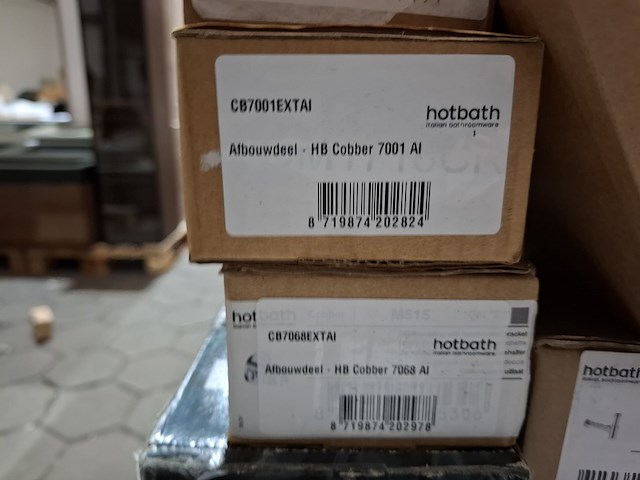 Assortiment hotbath accessoires en toebehoren - afbeelding 11 van  16