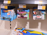 Assortiment hotwheels wagens in grote diversiteit, 35 stuks, o.a. mario kart. - afbeelding 2 van  4