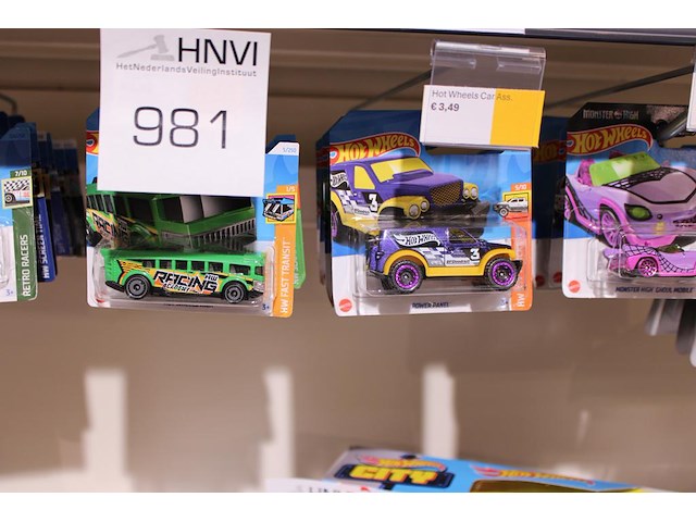 Assortiment hotwheels wagens in grote diversiteit, 35 stuks, o.a. mario kart. - afbeelding 3 van  4