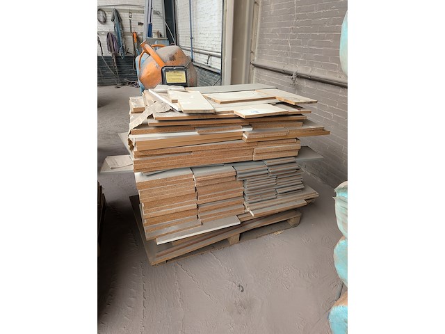 Assortiment hout- en plaatmateriaal - afbeelding 6 van  13