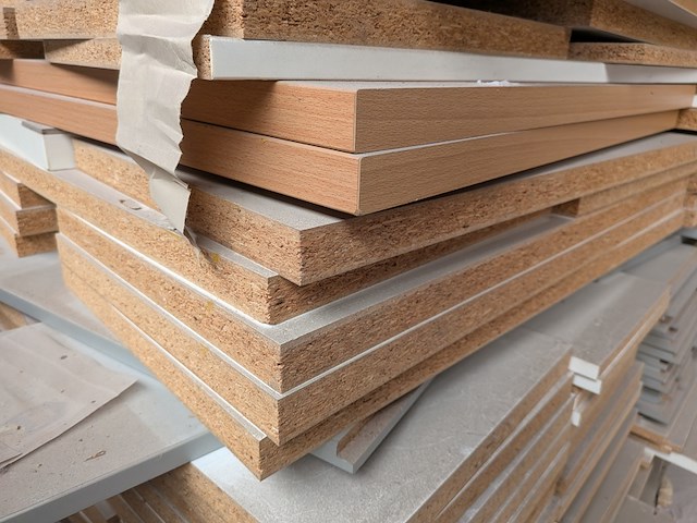 Assortiment hout- en plaatmateriaal - afbeelding 7 van  13