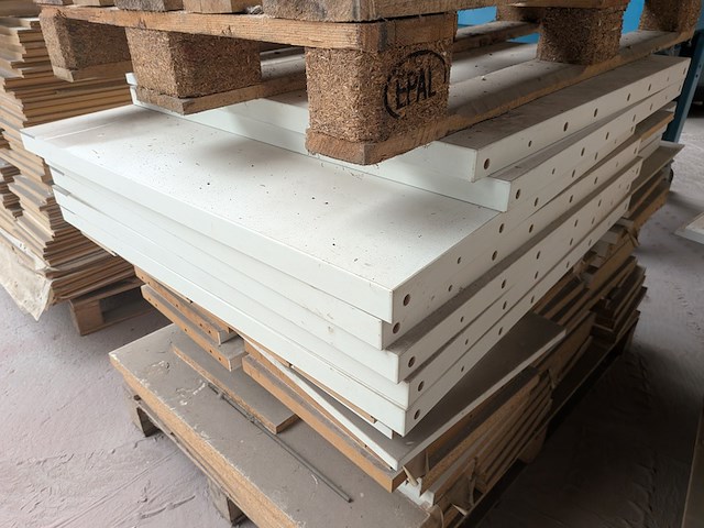 Assortiment hout- en plaatmateriaal - afbeelding 9 van  13