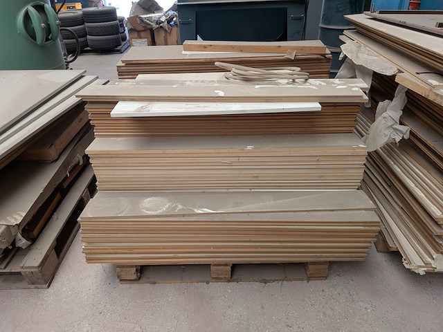 Assortiment hout- en plaatmateriaal - afbeelding 12 van  13