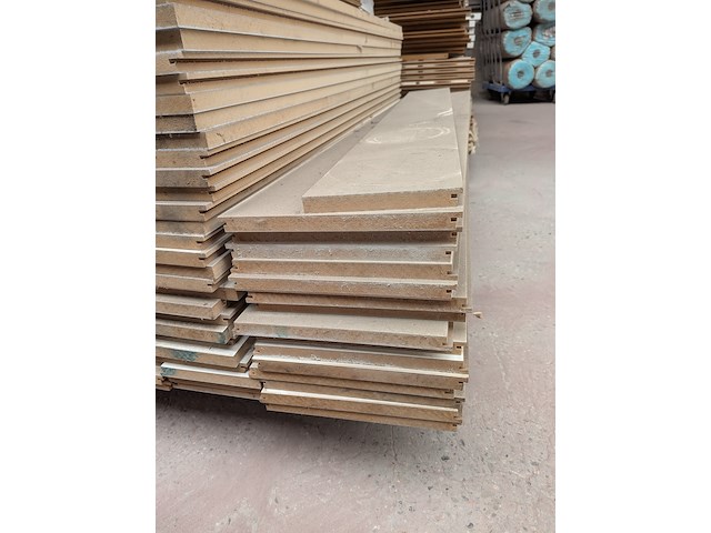 Assortiment hout- en plaatmateriaal - afbeelding 13 van  13