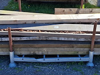 Assortiment houten balken en palen - afbeelding 2 van  10