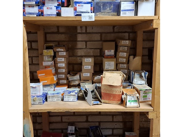 Assortiment ijzerwaar in 3x stellingvak - afbeelding 19 van  21