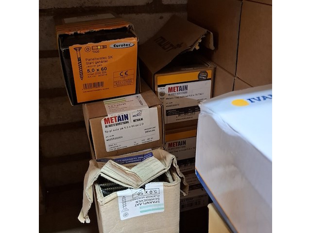 Assortiment ijzerwaar in 3x stellingvak - afbeelding 3 van  18