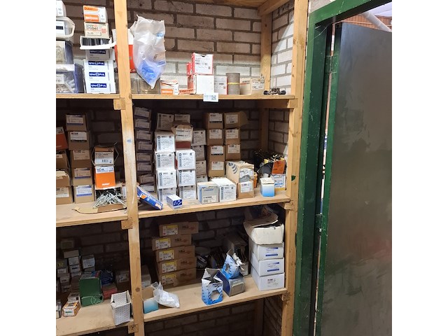 Assortiment ijzerwaar in 3x stellingvak - afbeelding 1 van  21