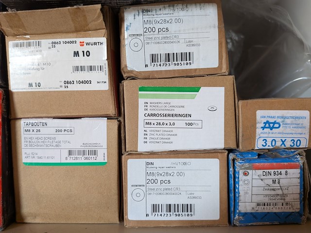 Assortiment ijzerwaar in werkplaatskast - afbeelding 2 van  43