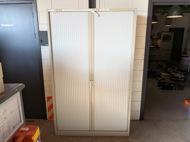 Assortiment ijzerwaar in werkplaatskast - afbeelding 12 van  43
