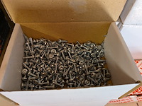 Assortiment ijzerwaar in werkplaatskast - afbeelding 30 van  43