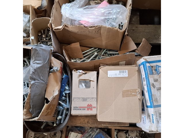 Assortiment ijzerwaar - afbeelding 2 van  26