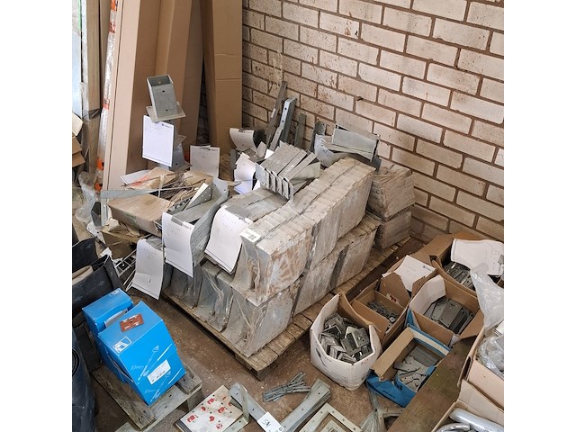 Assortiment ijzerwaar - afbeelding 1 van  17