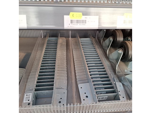 Assortiment ijzerwaren o.a. abus - afbeelding 9 van  44