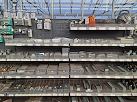 Assortiment ijzerwaren o.a. abus - afbeelding 1 van  44