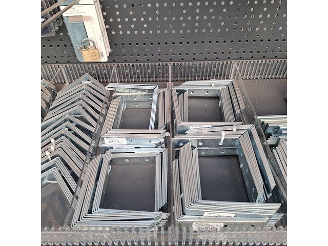 Assortiment ijzerwaren o.a. abus - afbeelding 22 van  44