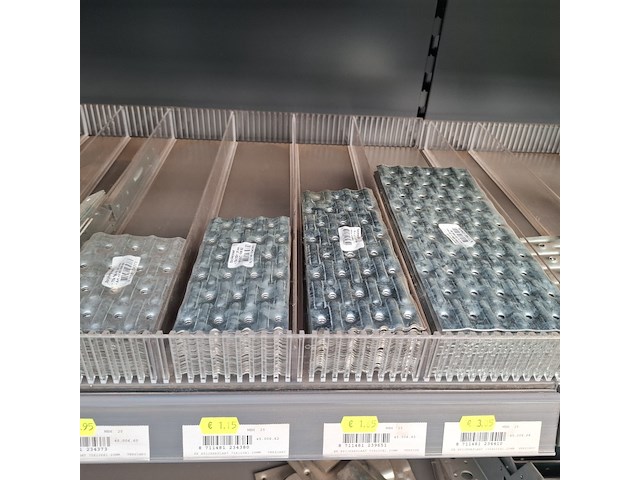 Assortiment ijzerwaren o.a. abus - afbeelding 33 van  44