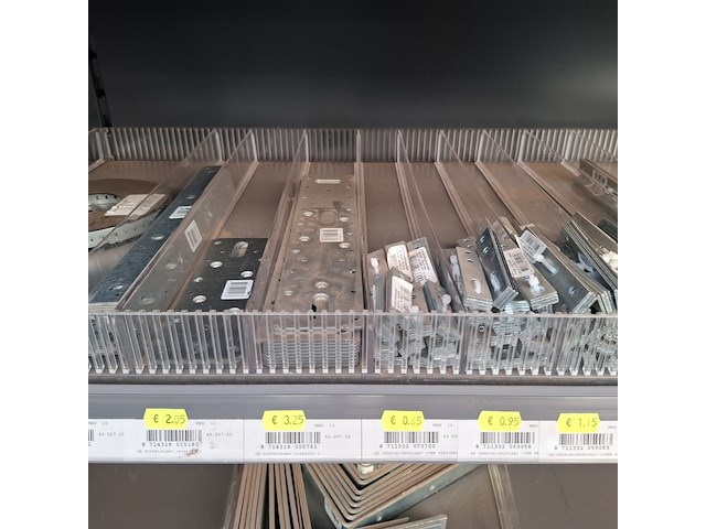 Assortiment ijzerwaren o.a. abus - afbeelding 36 van  44