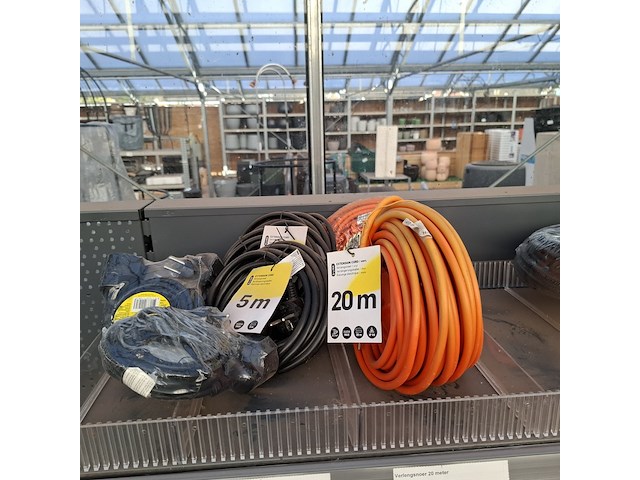 Assortiment ijzerwaren o.a. abus - afbeelding 40 van  44