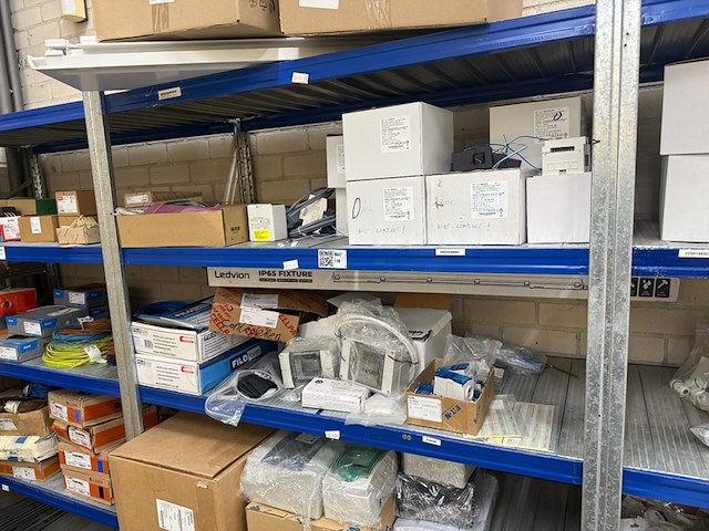 Assortiment installatie materiaal o.a. eaton - afbeelding 6 van  12