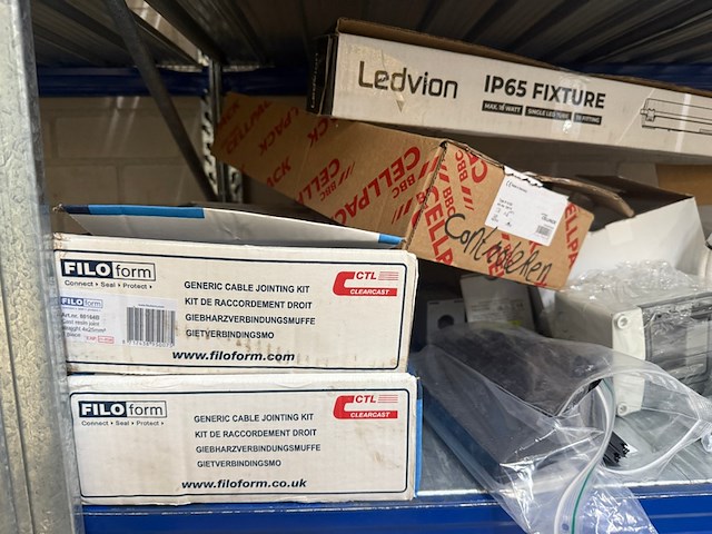 Assortiment installatie materiaal o.a. eaton - afbeelding 10 van  12