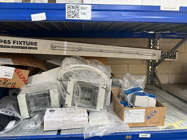 Assortiment installatie materiaal o.a. eaton - afbeelding 11 van  12
