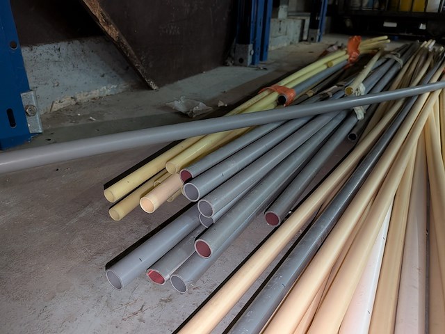 Assortiment installatiemateriaal, o.a. adhua, draka - afbeelding 12 van  12