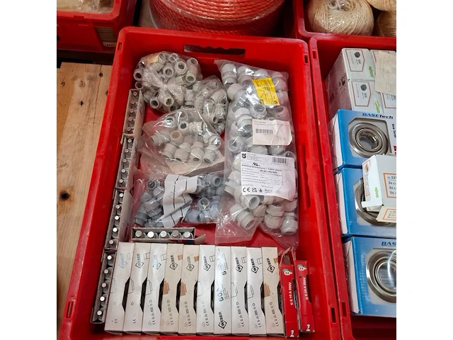 Assortiment installatiemateriaal - afbeelding 12 van  13