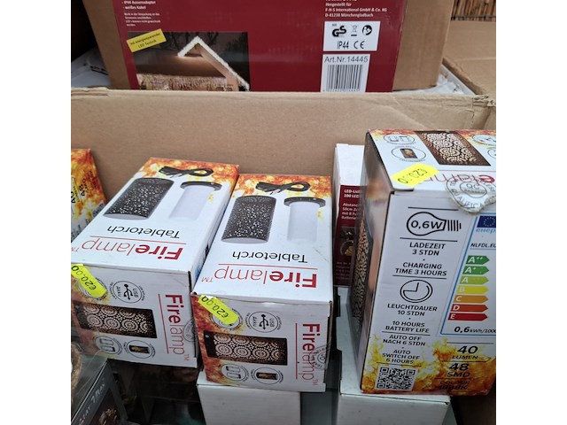 Assortiment kerstbenodigdheden o.a. christmas finesse - afbeelding 9 van  12