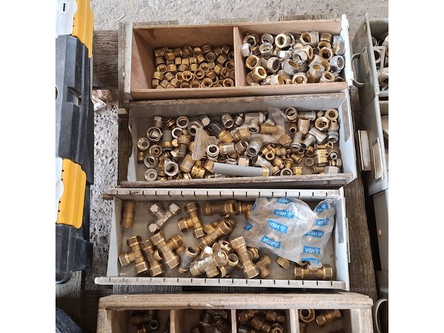 Assortiment knel, soldeer en knijp koppelingen - afbeelding 5 van  27