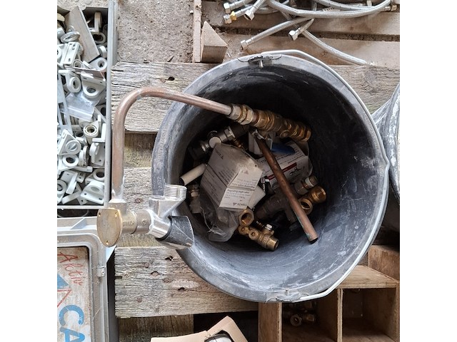 Assortiment knel, soldeer en knijp koppelingen - afbeelding 25 van  27