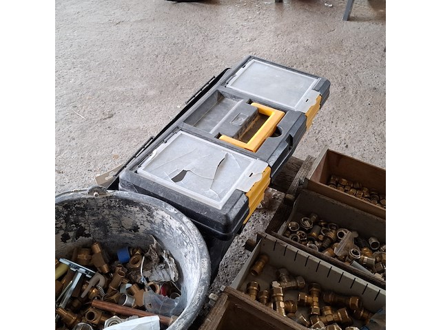 Assortiment knel, soldeer en knijp koppelingen - afbeelding 27 van  27