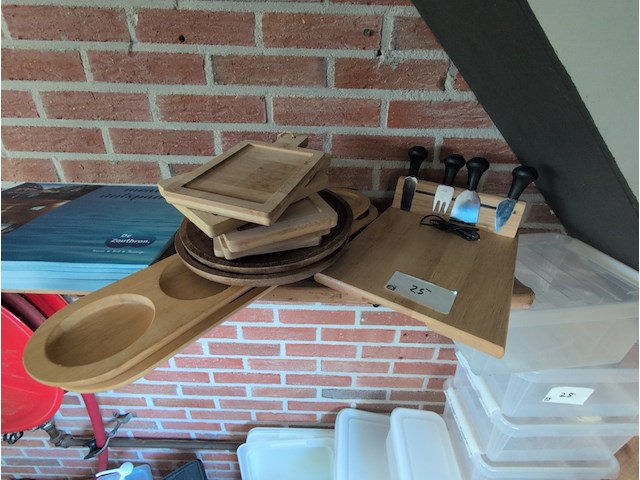 Assortiment kunststof containers met keukenbenodigdheden - afbeelding 4 van  6