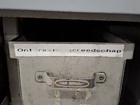 Assortiment metaalbewerking instrumenten in werkplaatskast - afbeelding 53 van  54