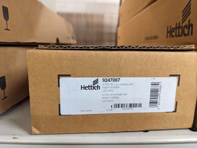 Assortiment meubelbevestigingsmateriaal, o.a. hettich - afbeelding 5 van  34