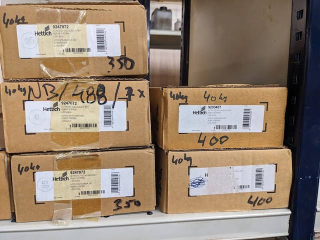 Assortiment meubelbevestigingsmateriaal, o.a. hettich - afbeelding 6 van  34